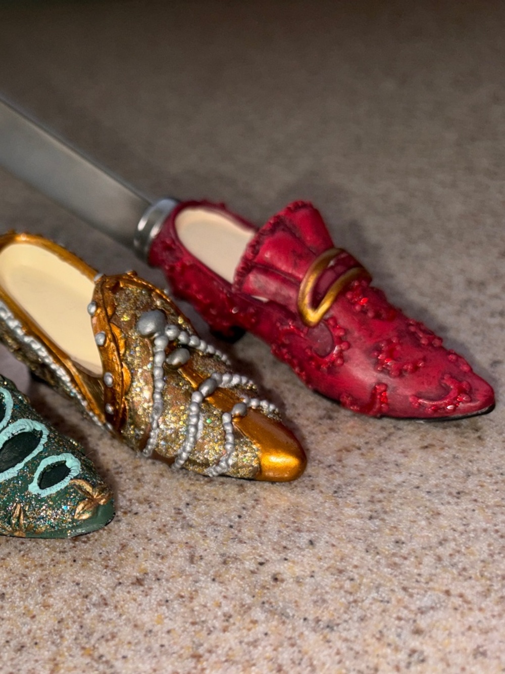 Boston Warehouse Mini Shoe Serving Spreader Knives- Set of Four - Picture 3 of 10